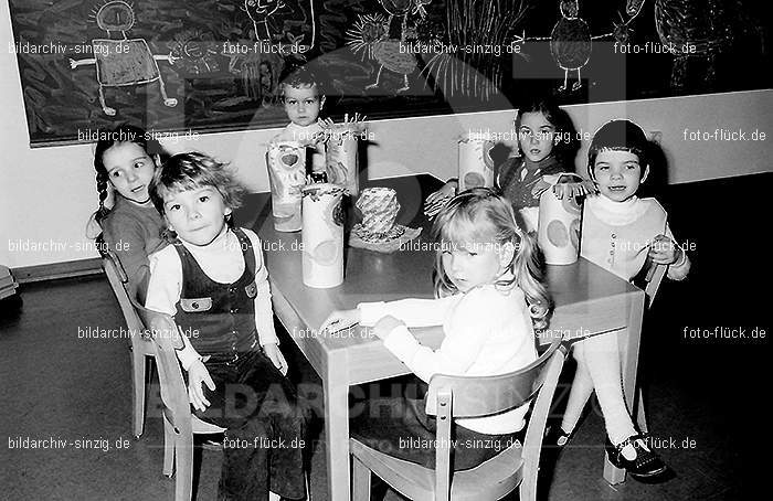 1972 St. Martin im Kath. Kindergarten St. Peter in Sinzig: STMRKTKNSTPTSN-013054