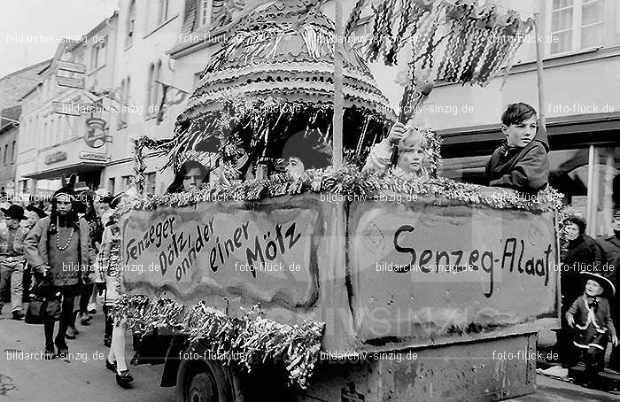 1970 Karneval - Kinderzug in Sinzig: KNSN-015387