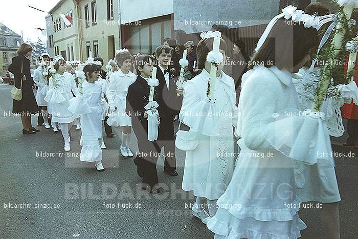 1977 - 1. hl. Kommunion in der St.Peter Kirche Sinzig -Pfarrer Heribert Kraus: HLKMSTPTKRSNPFHRKR-015880