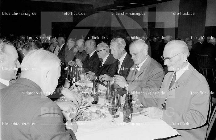 AGROB Sinzig Rentnertreff 1970 im Helenensaal: GRSNRNHL-002703