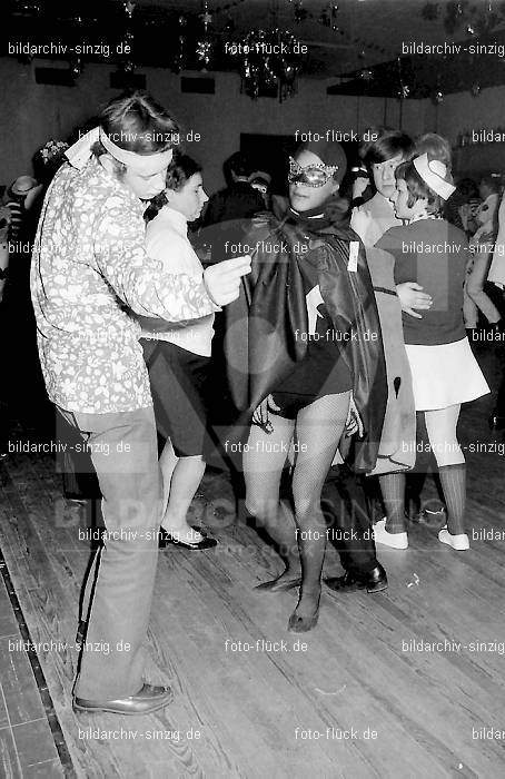 Närrische Buben 1970 im Helenensaal: NRBBHL-003206