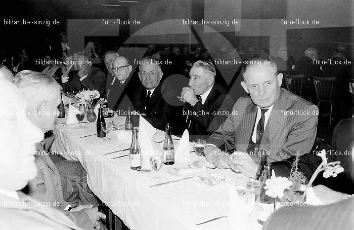 AGROB Sinzig Rentnertreff 1968 im Helenensaal: GRSNRNHL-003371