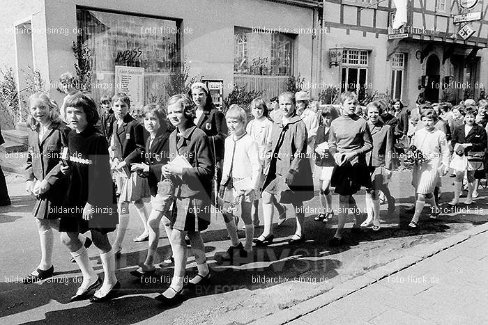 1967 Fronleichnamsprozession in Sinzig: FRSN-005901