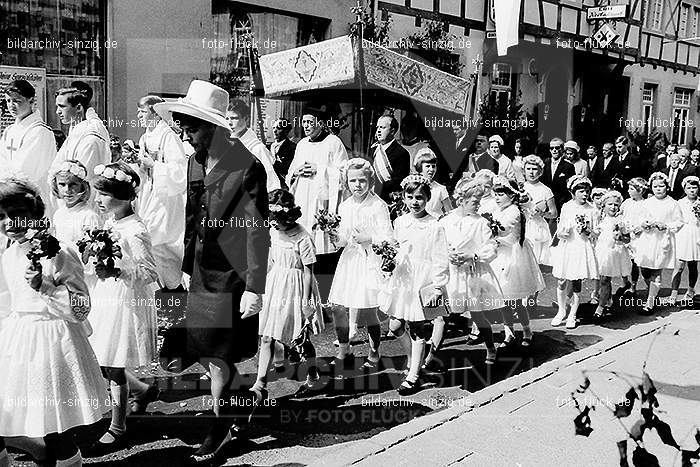 1967 Fronleichnamsprozession in Sinzig: FRSN-006025