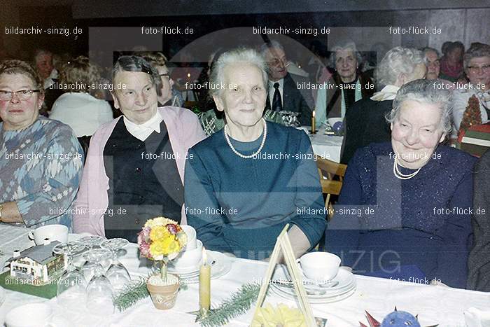 1974 Weihnachtsfeier der Senioren im Helenensaal Sinzig: WHSNHLSN-008460